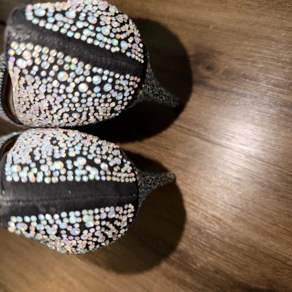 Bedazzled Pump - Picture 7 of 8